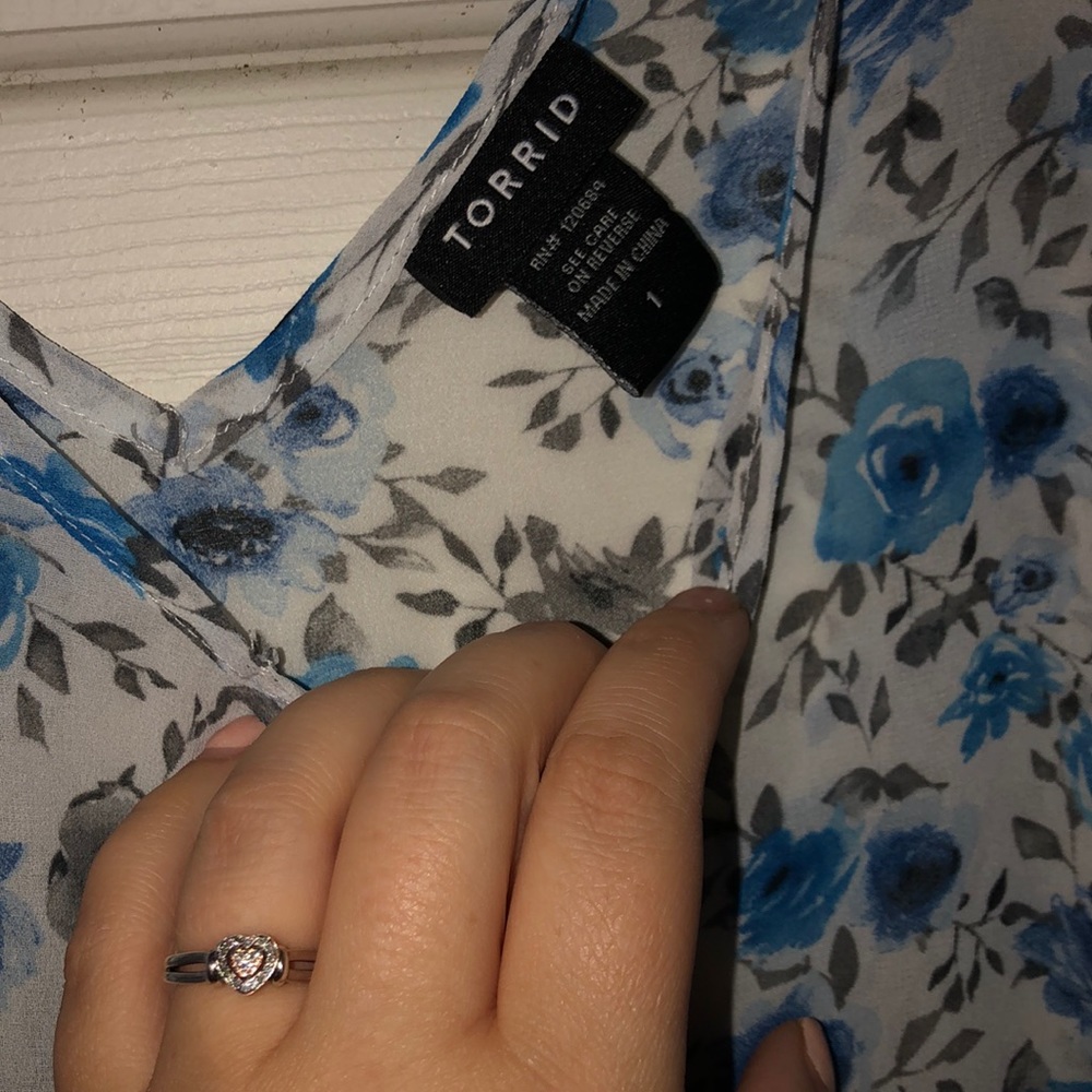 Torrid Top - Picture 2 of 3